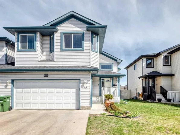 44 S Canoe Sq SW, Airdrie, AB T4B 2N5