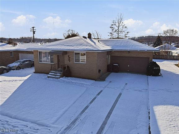 2nd image of 3255 Woodlawn Dr