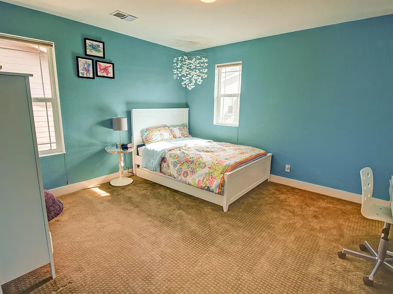 2nd bedroom