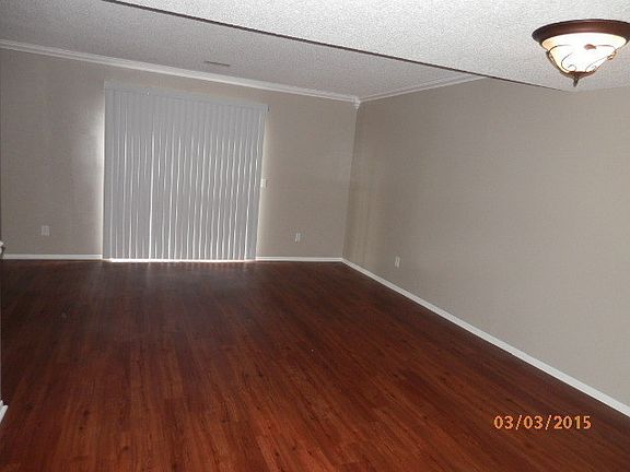 3rd image of 901 Olmstead Dr APT 36