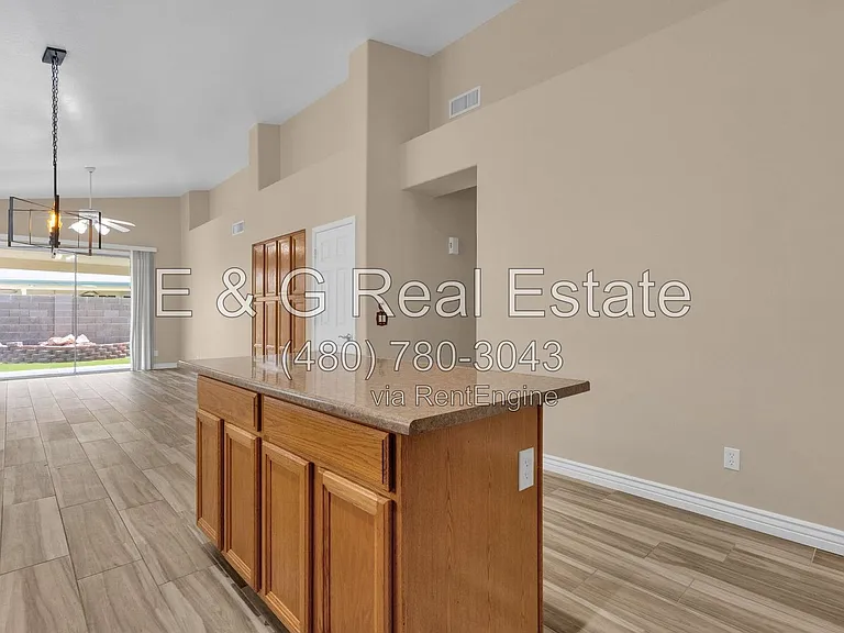 3261 W Ross Dr — Photo 11