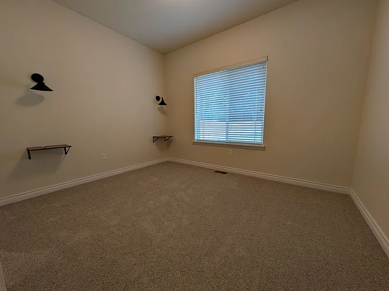 13837 Bay View Rd — Photo 11