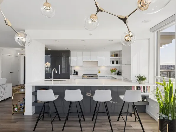 2138 Madison Ave #3203, Burnaby, BC V5C 6T6