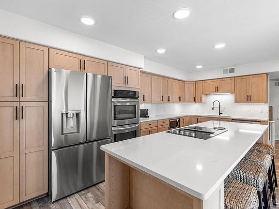 5th image of 1100 Fort Pickens Rd APT A3