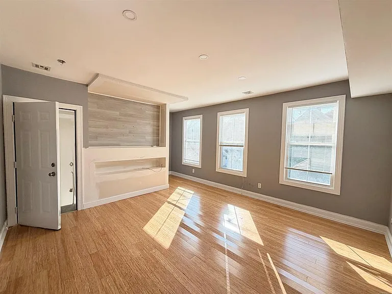 46 Frank St #2 — Photo 14