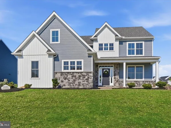 3241 Foxcroft Way, York, PA 17406