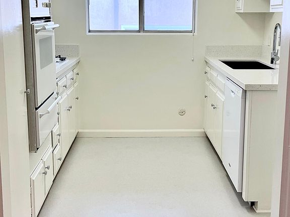 3rd image of 145 N Almont Dr #5D