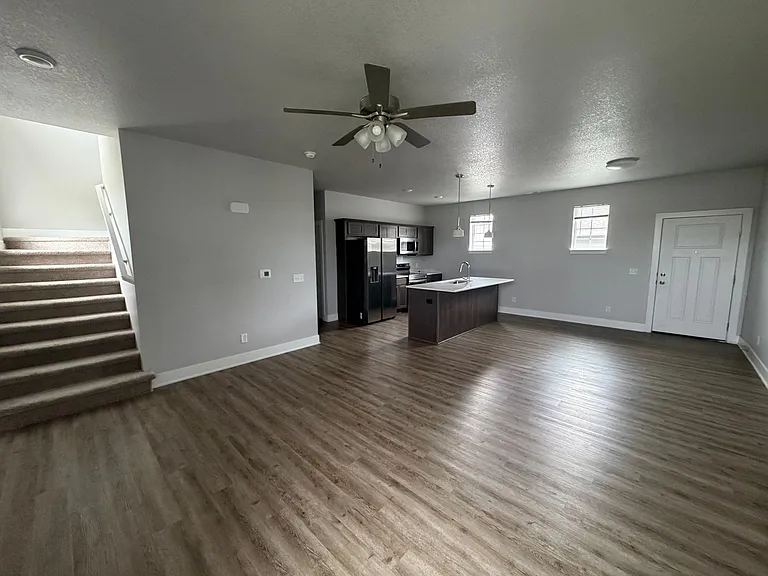 234 NW Common Pl — Photo 3