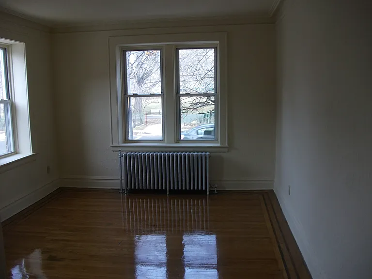 636 Lyons Avenue — Photo 8