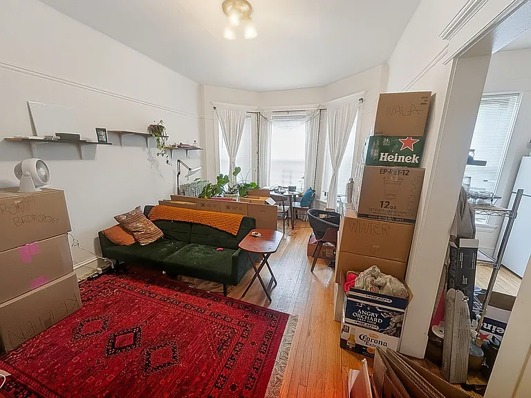 3813 N Wilton Ave #1A — Photo 4