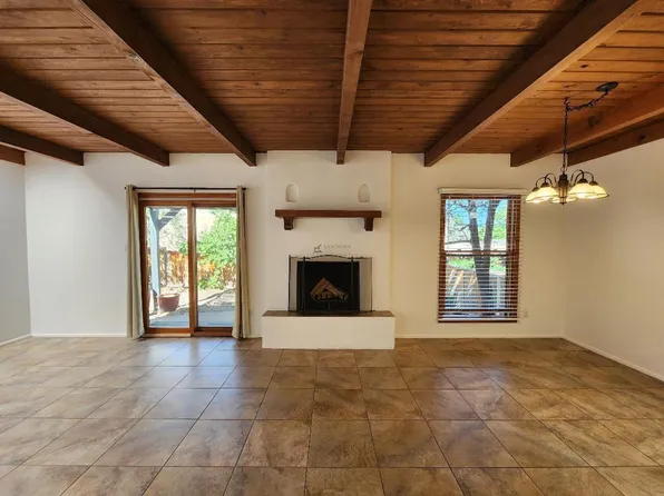 2972 Plaza Azul, Santa Fe, NM 87507