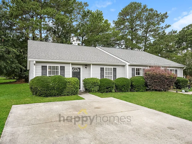 1627 Dexter Ln — Photo 2