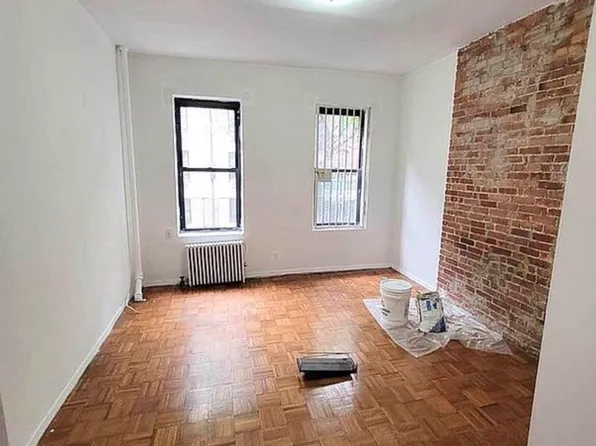 418 East 73rd Street image 1 of 4