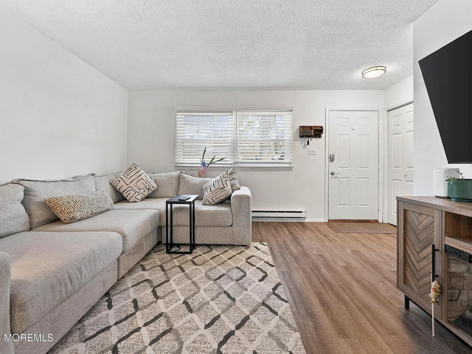 1 bed, $2,000 — Photo 4
