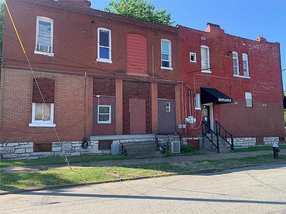 3rd image of 7820 N Broadway