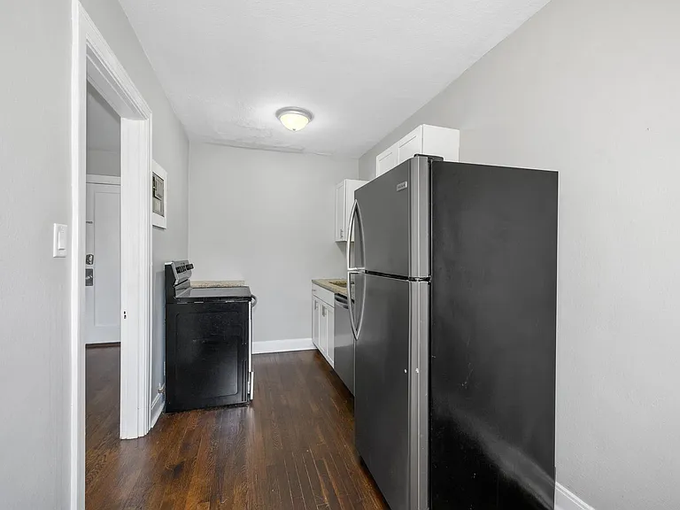 4300 Erie Ave #8 — Photo 7