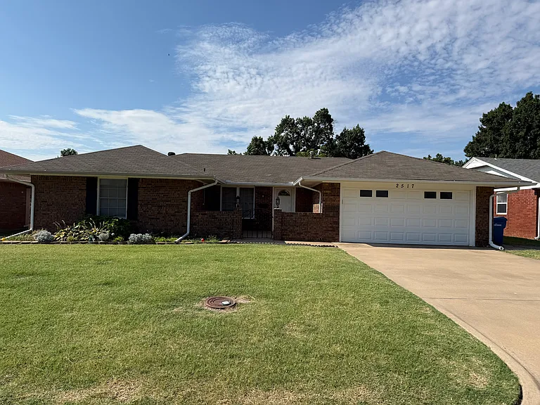 2517 Larkspur Ln — Photo 1
