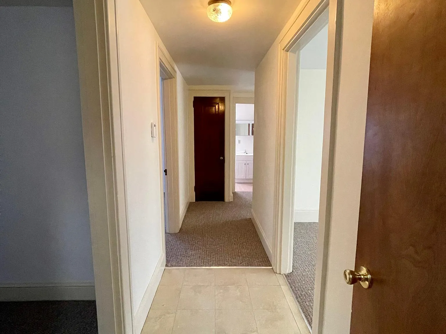 2 bed, 1000 sqft, $1,200 — Photo 2