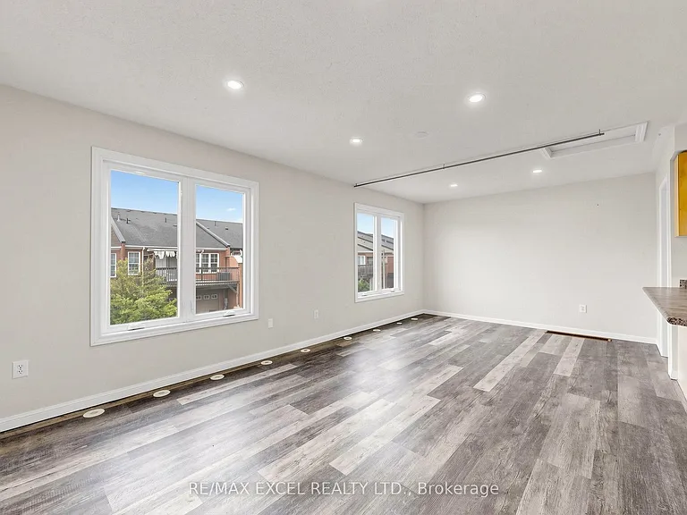 11 Peony St — Photo 10