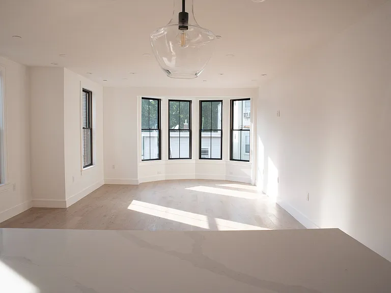 57 Saratoga St #4 — Photo 20