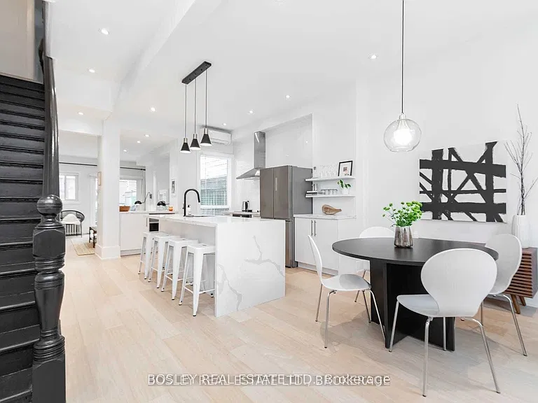 443 Shuter St — Photo 1