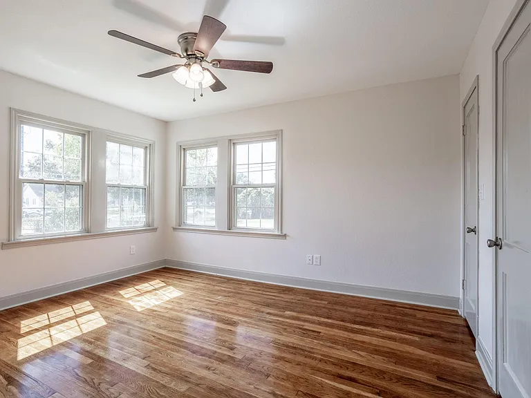 1517 Live Oak St — Photo 19