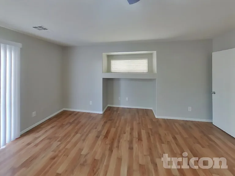 10207 Ghost Gum St — Photo 3