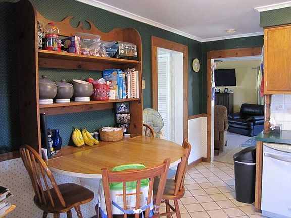 Built-in Table in Kitchen