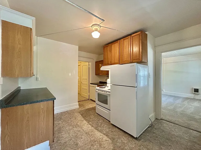 Dover Apartments — Photo 9