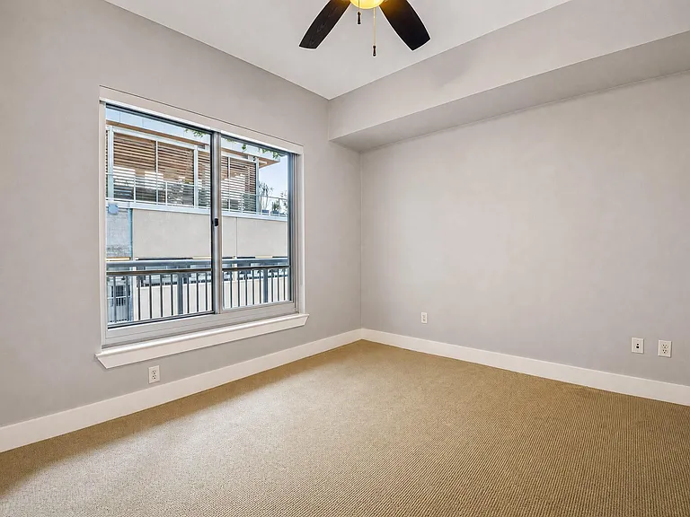 603 Davis St #1207 — Photo 3