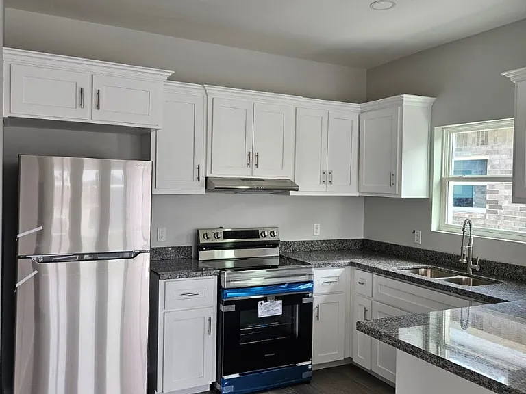 The Oasis Apartments — Photo 3