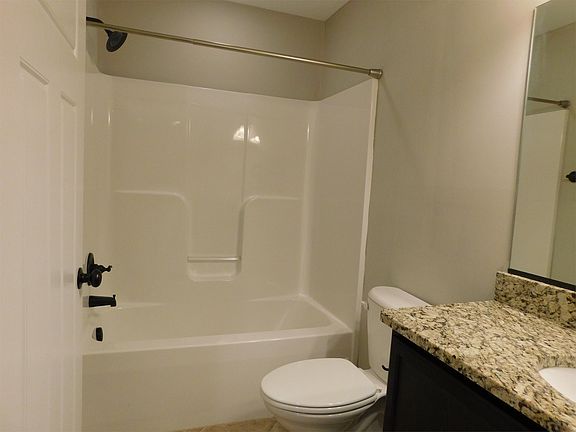 4th image of 243 Capstone Dr #1