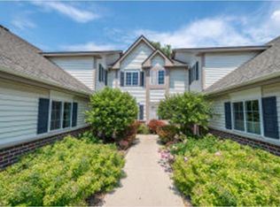 534 Pewaukee Rd, Pewaukee, WI 53072