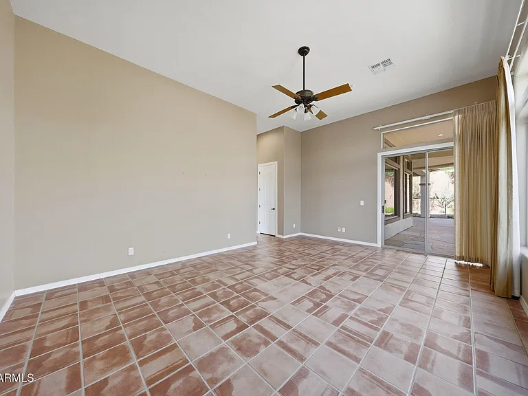 2129 W Legends Way — Photo 33
