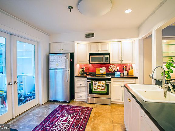 5th image of 7 N Columbus Blvd Unit 5-120
