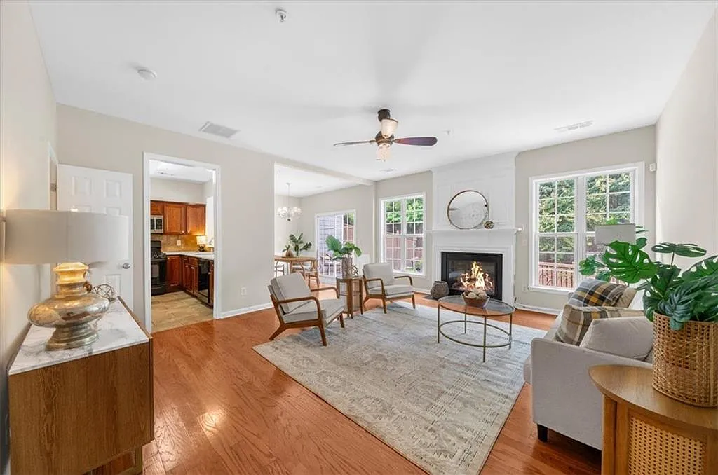 3 bed, 2.5 bath, 1740 sqft, $2,600 — Photo 3