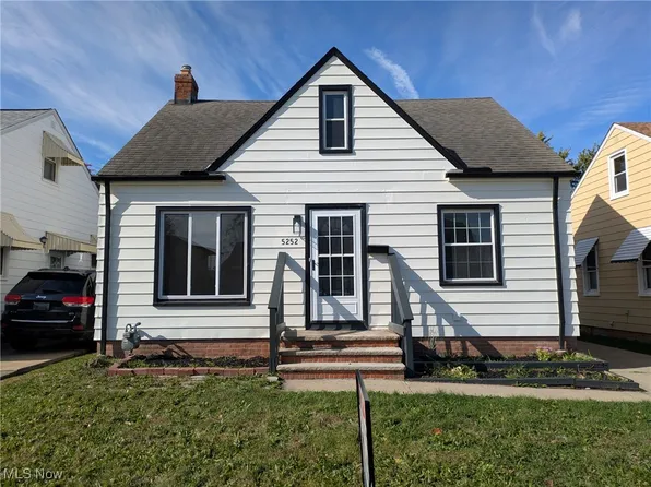 5252 W 45th St, Parma, OH 44134