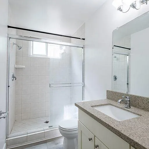 340 N Palm Dr #7 — Photo 9