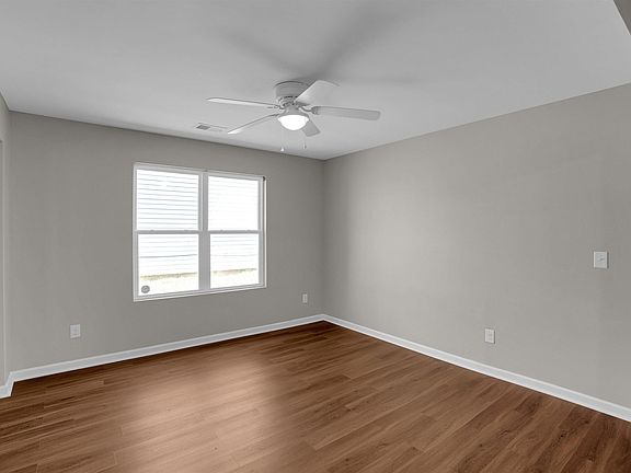 4th image of 601 Legacy Park Ct
