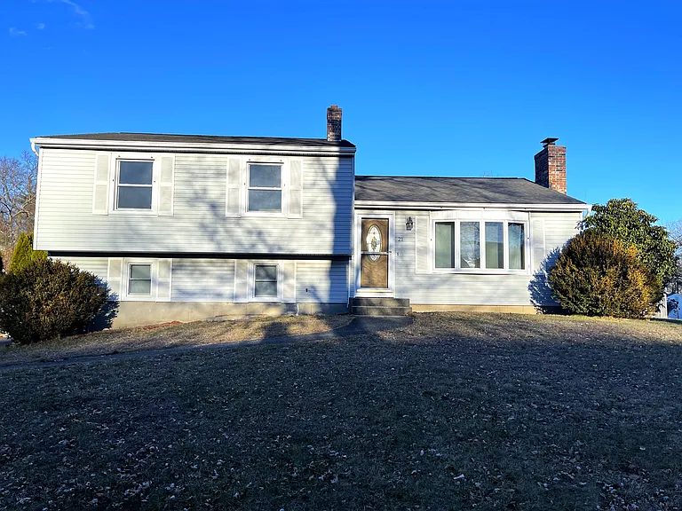 21 E Drumlin Rd — Photo 1