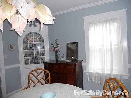 Diningroom with built-in China cabinet
