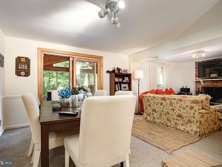11708 Magruder Ln — Photo 10