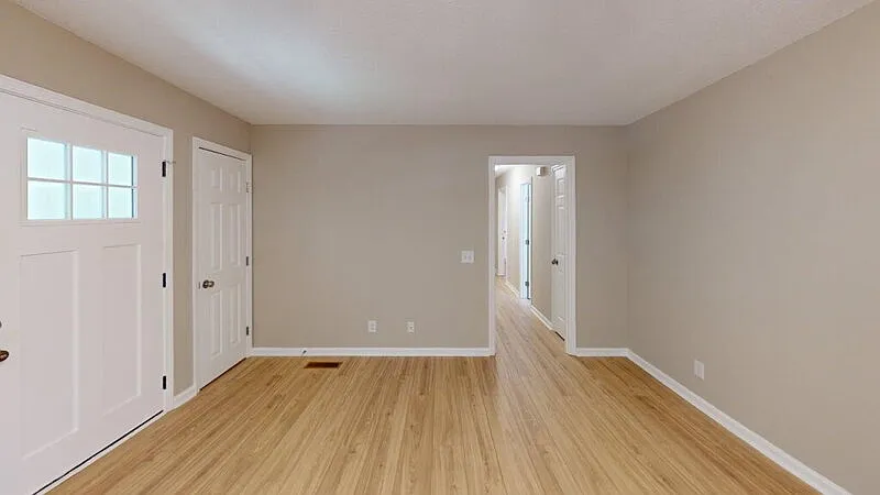 3 bed, 2.0 bath, 1360 sqft, $1,895 — Photo 4