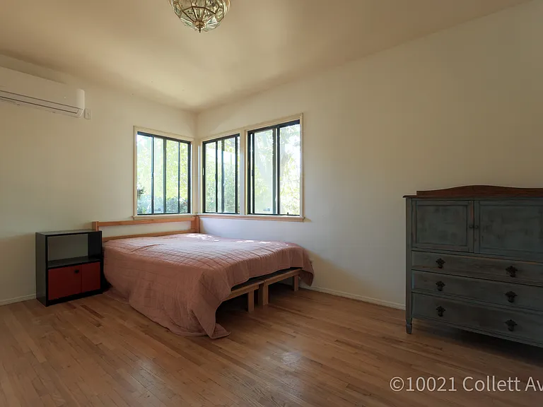 10021 Collett Ave — Photo 10