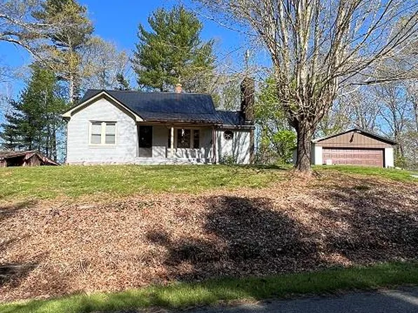 4157 Gambetta Rd, Galax, VA 24333