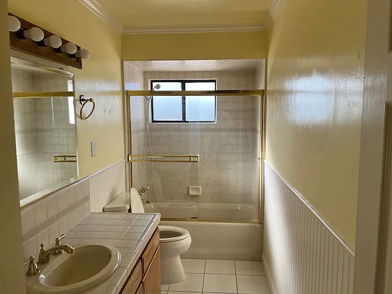 3704 Laverne Ave — Photo 10
