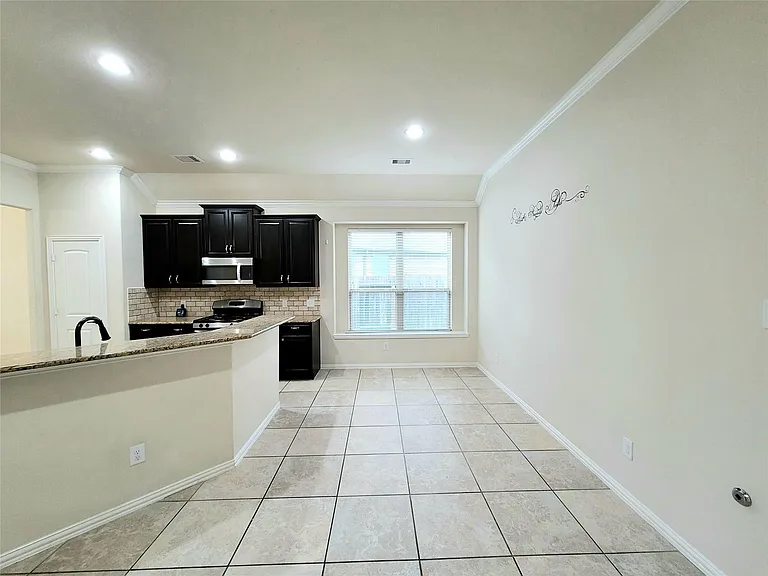 7506 Amber Village Cir — Photo 6