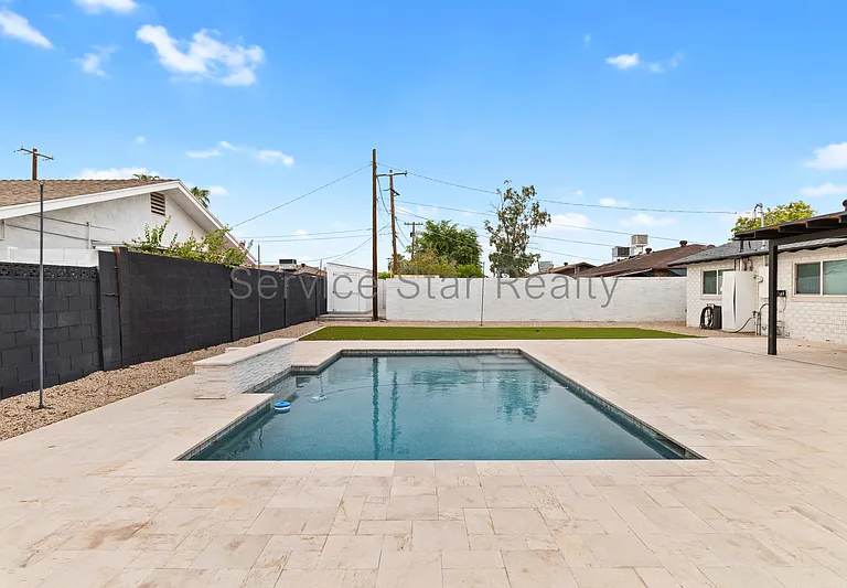 1702 N 74th St — Photo 22
