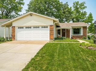 3255 Greenway Chase Dr, Florissant, MO 63031