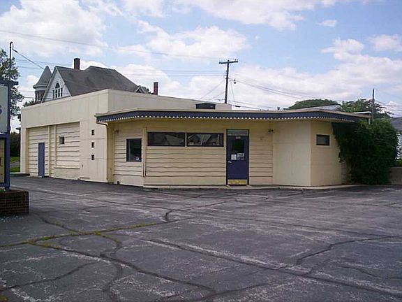 4th image of 506 Jackson St
